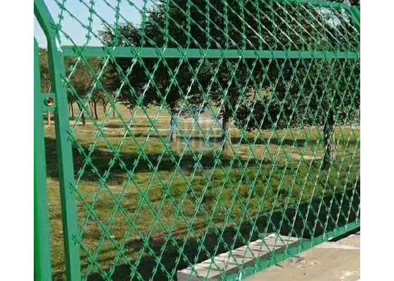 أسلاك شائكة ملحومة BTO22 BTO30 حواجز واقية من السياج الشبكي الشائك