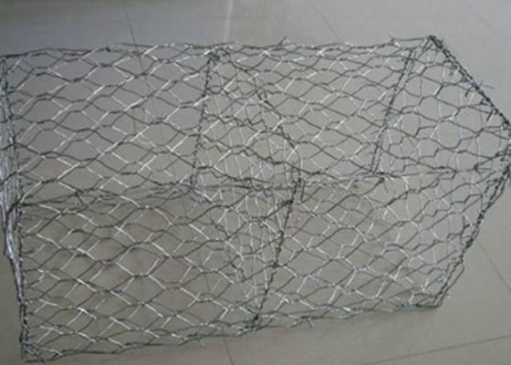 60 × 80mm سلة غابيون منسوجة 1mx1mx1m الأسلاك لارتفاع القدرة على تحميل والمتانة