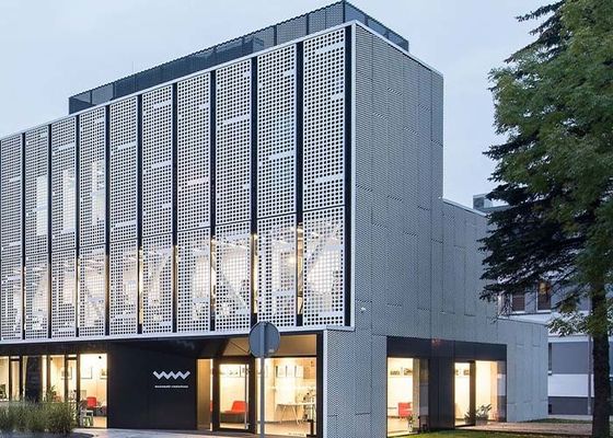 مجموعة واجهة المباني المعدنية المثقبة من الوظيفة والجماليات لتصميم الواجهة المعمارية