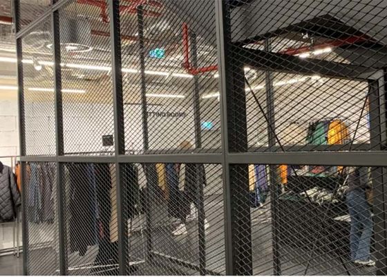 صلبة عالية الصلب المقاوم للصدأ الشبكة الموسعة مع مختلف أشكال الثقوب