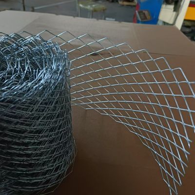 شبكة تعزيز من الطوب الصلب المغلف سمك 0.3mm 15x25mm حفرة الماس