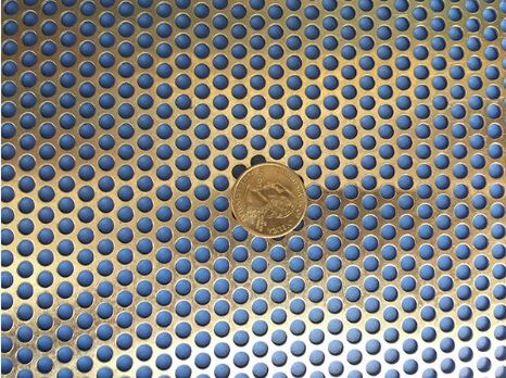 شبكة معدنية مثقبة من الألومنيوم، مادة خفيفة الوزن، مقاومة للتآكل، مناسبة للمشاريع المعمارية