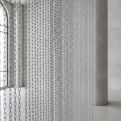 الستائر الحديدية الزخرفية من الألومنيوم 1.0mm سلسلة الرابط المعدني للكواليس للمباني الداخلية